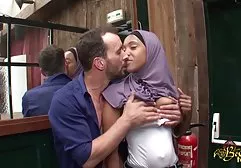 دزدی سرخپوست DESI در طبقه آشپزخانه FUCKED کانال تلگرام فیلم های سک30